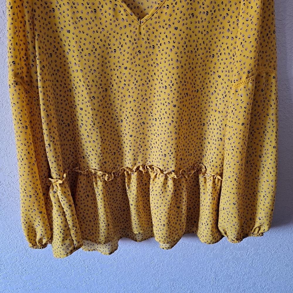Pleione Yellow V Neck Peplum Blouse - Picture 3 of 7